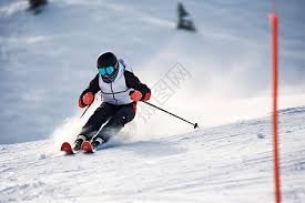 为什么主审需频繁用刷子清理本垒板